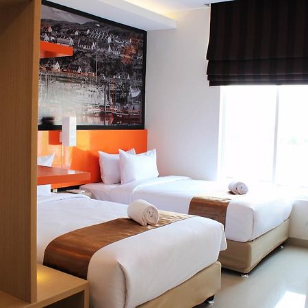 Bliss Soetta Hotel Semarang Exterior foto