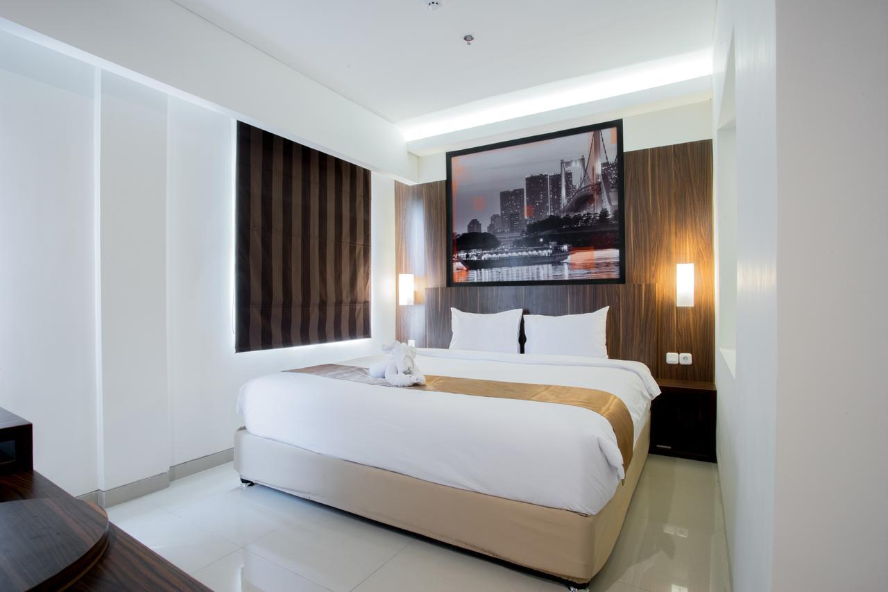 Bliss Soetta Hotel Semarang Exterior foto